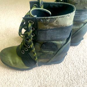 Womens Camo Sorel Out N About booties